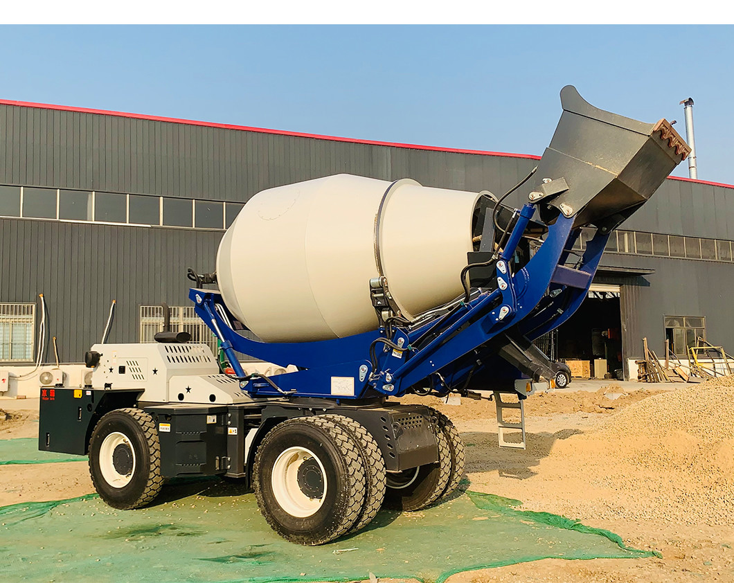 Mobile Self Loading Concrete Mixer Truck 55KW Automated Operation