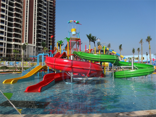 Playground Children Splash Zone Water Slide Anti UV ISO TUV ROHS Certification
