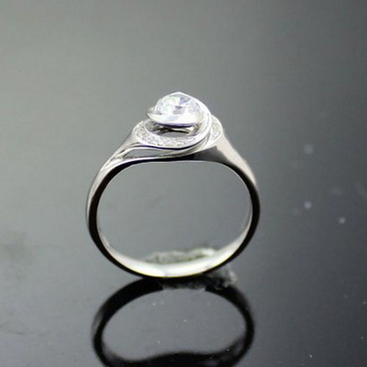 925 Sterling Silver Engagement Ring with Clear Cubic Zirconia(F90)
