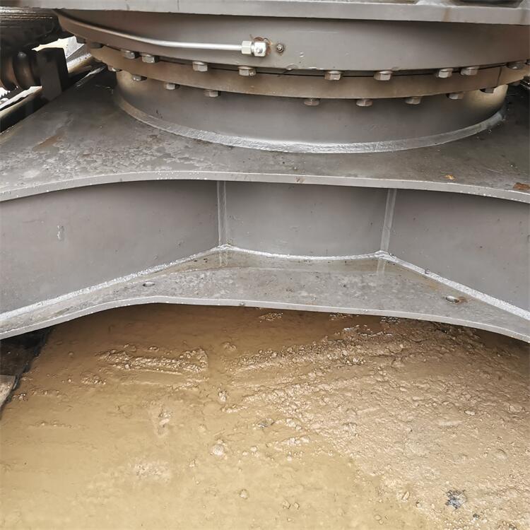 20 Ton Volvo 200DL Used Excavator Crawler in Shanghai with Moving Type Crawler Chain