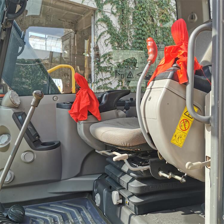 Shanghai of Used Korea-made Rubber Track Volvo EC80D Mini Excavator 2800 Working Hours