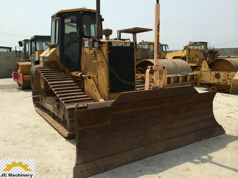 Original Color V-track crawler bulldozer CAT D5M LGP in stock for sale