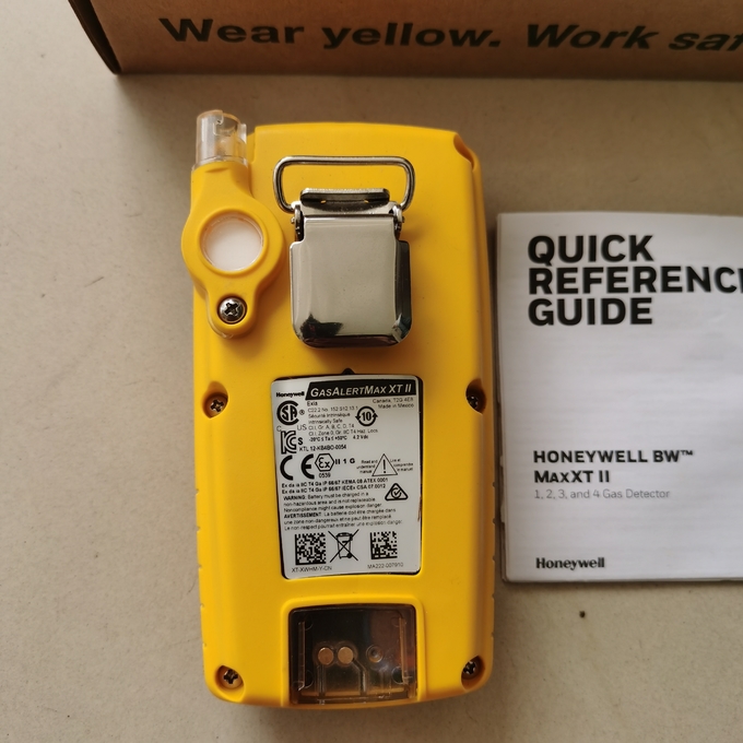 Max XT II 4 - Gas XT -XWHM - Y - CN Portable Gas Detector Analyzer Bw Gas Alert