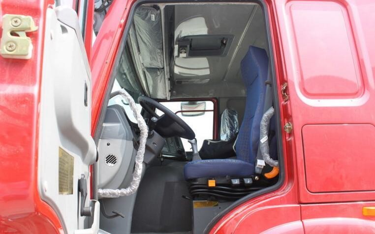 New 10 Tires SINOTRUK HOWO Tractor Truck LHD 6X4 Euro2 420HP Engine Manual Transmission type