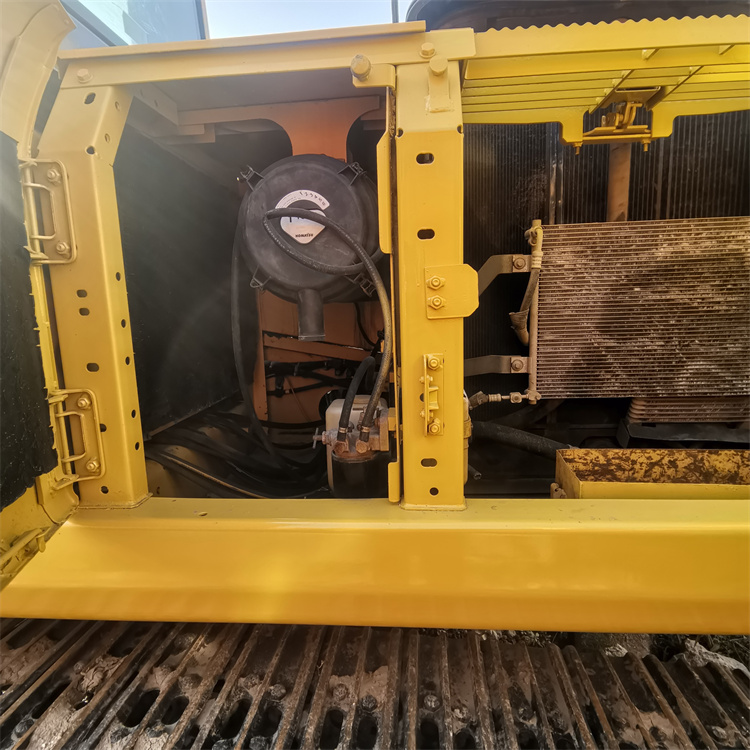 Original Hydraulic Cylinder 24 Ton Komatsu PC240-8 Excavator for Earth-Moving in Japan