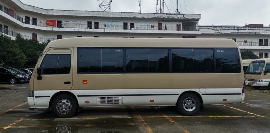 Gasoline 23 Seater Coach Tour Bus Toyota Coaster 20 Seater