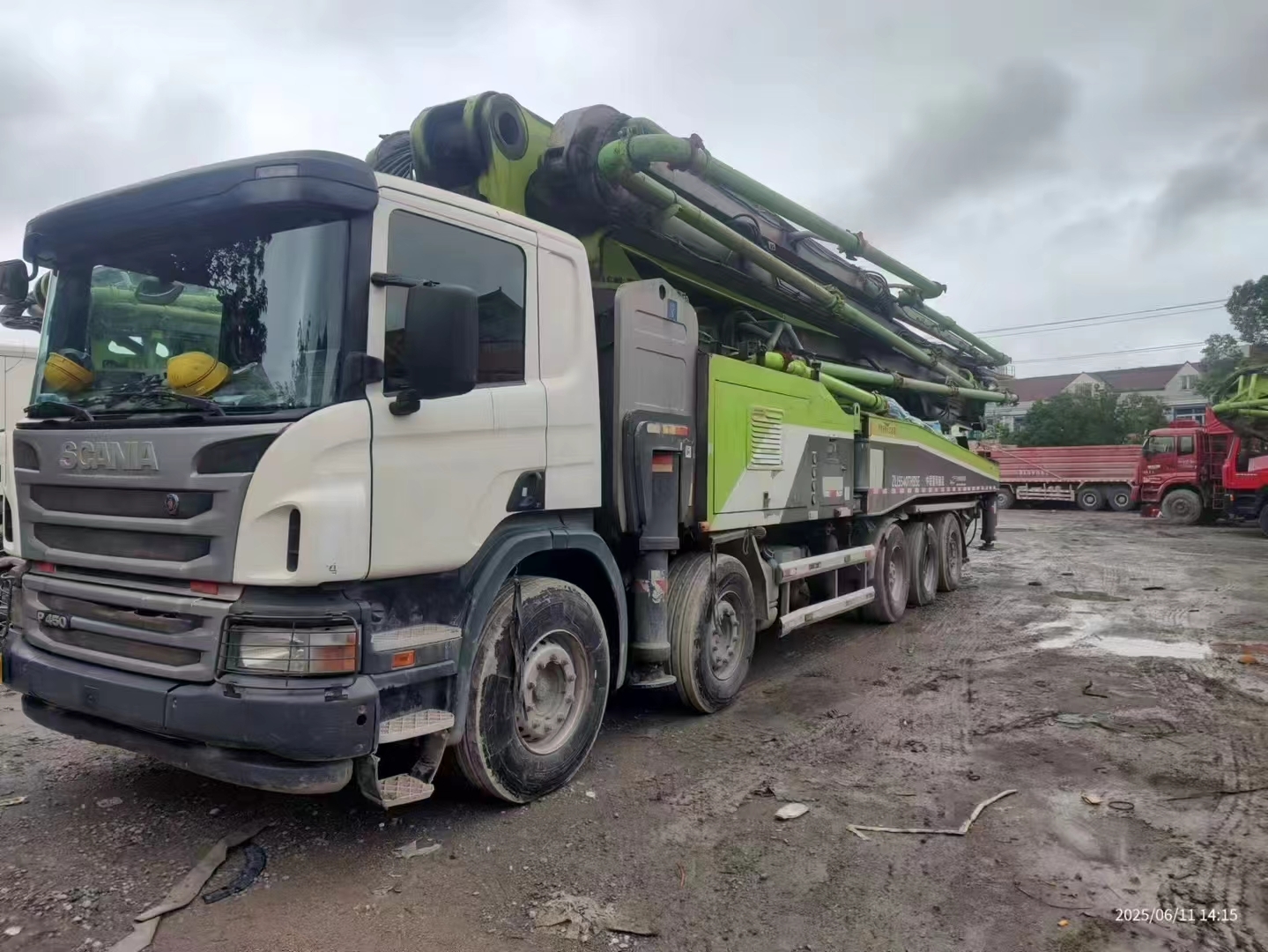 Used 2018 Zoomlion 63m concrete pump truck with Scania chassis, showing discounted price for sale
