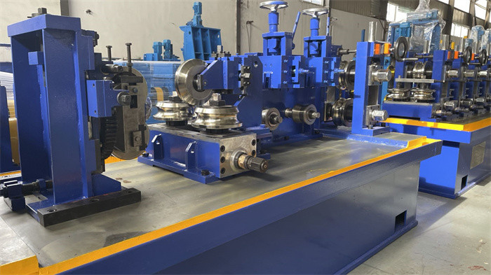 Mild Carbon Steel Pipe Mill Line With Cold Cutting Saw HG 76
