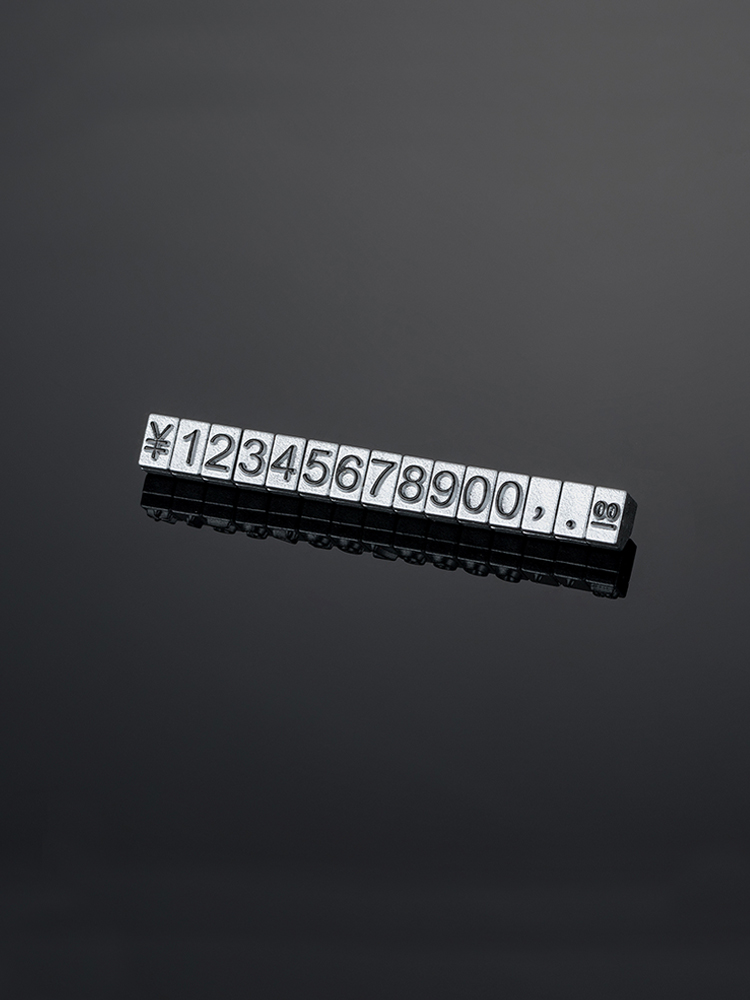 Small Jewellery Plastic Cube Tags Display Stand With Strings 3mm Labels