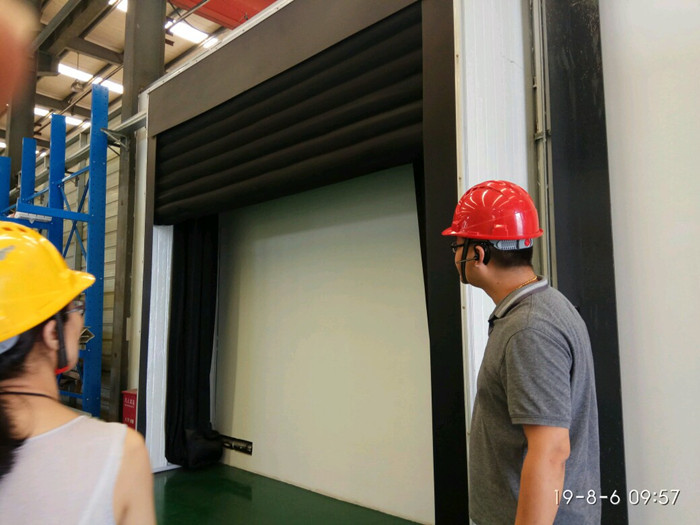 Food Factory or Warehouse Truck Inflatable Dock Shelters Inflate themselves By Air Pump 380V