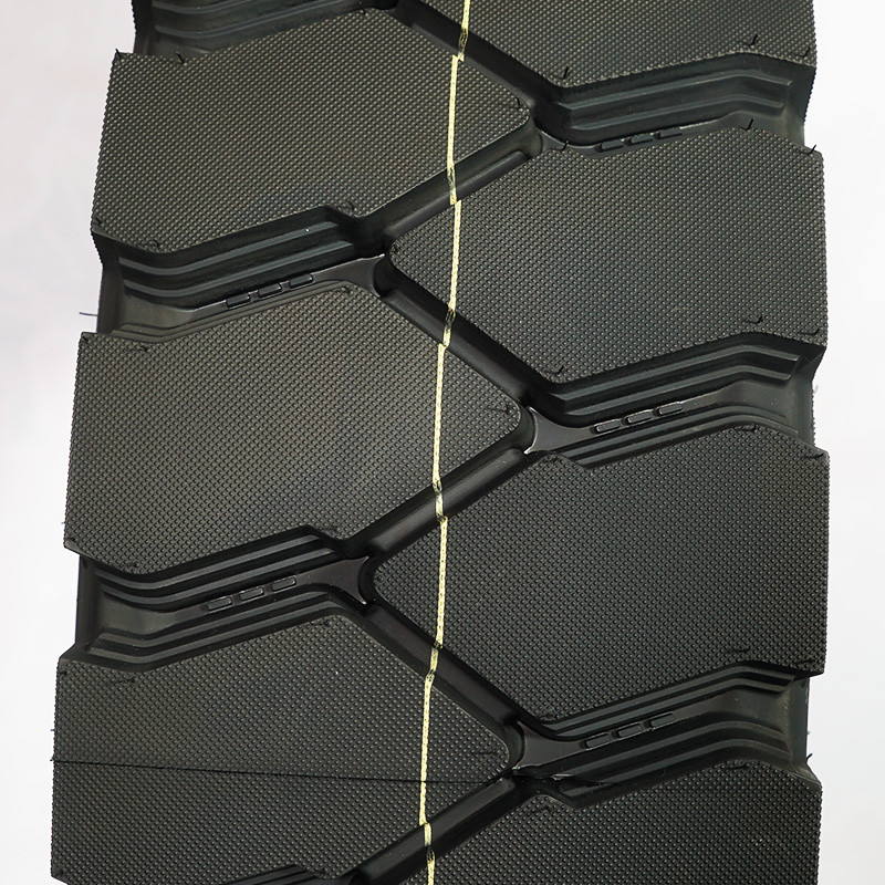 Chinses Factory Price Wearable Tyres All Steel Radial Truck Tyre AR665 12.00R20