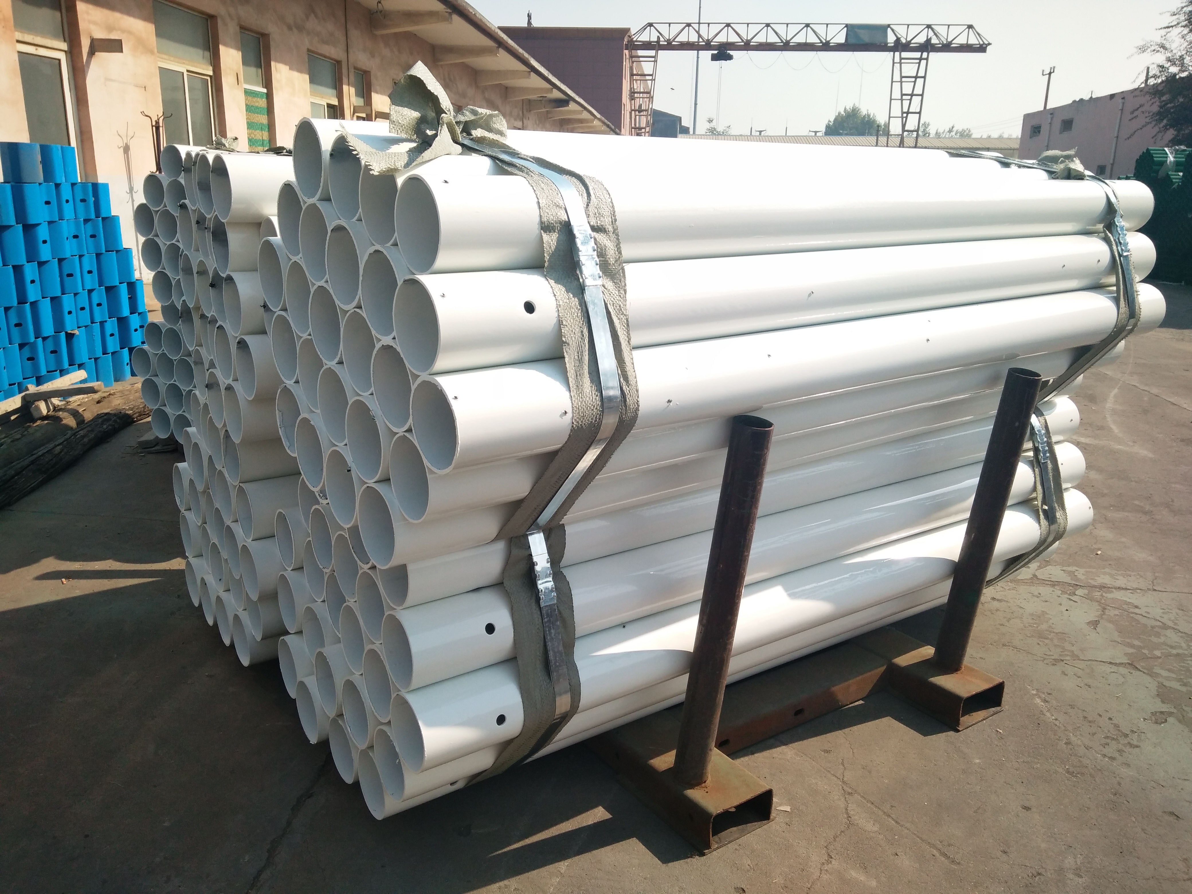Straight Barrier Galvanized Steel Round Post for Traffic Security and Protection