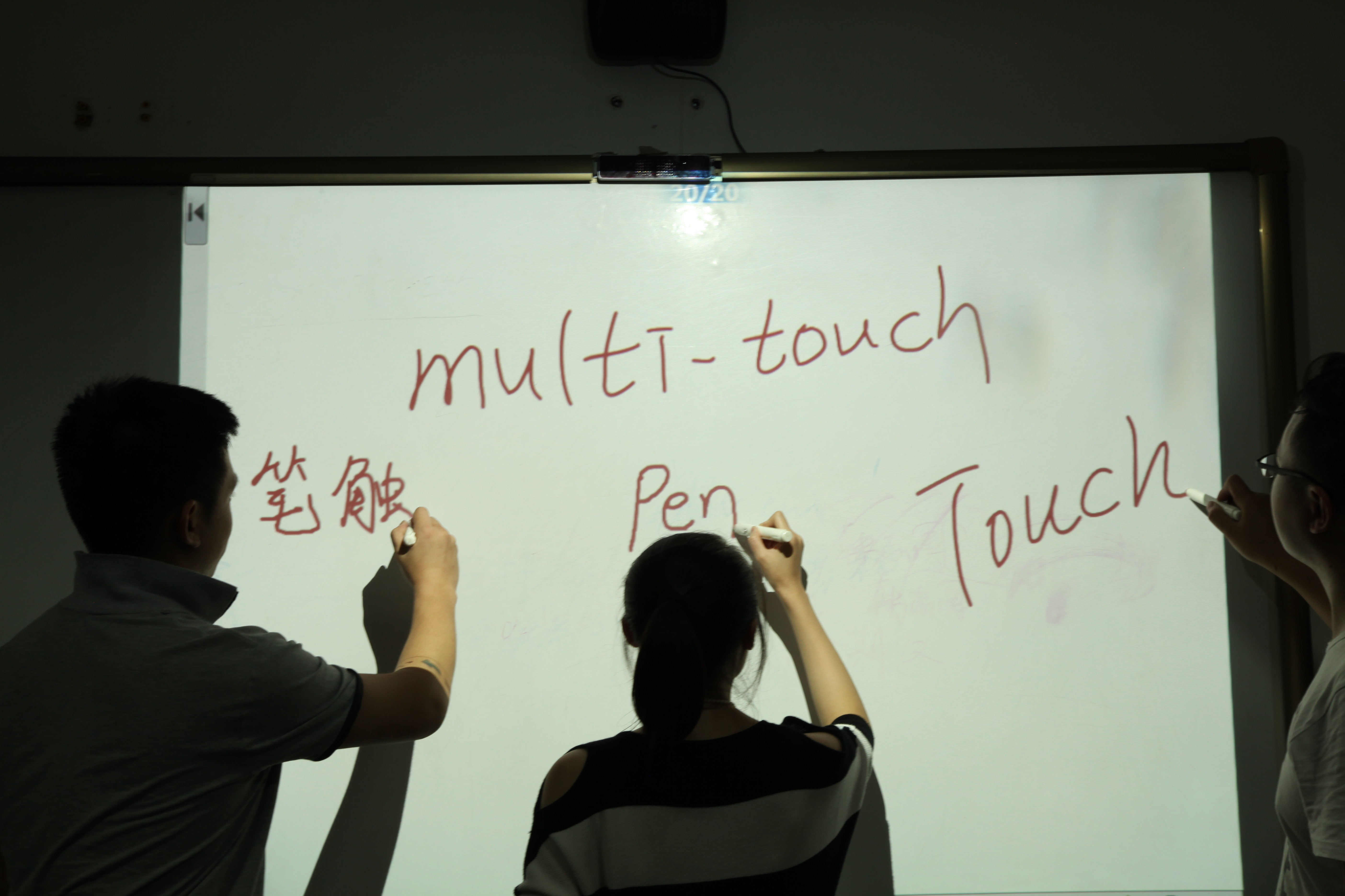 High Definition ODM Portable Digital Whiteboard Multi Touch Smart Board