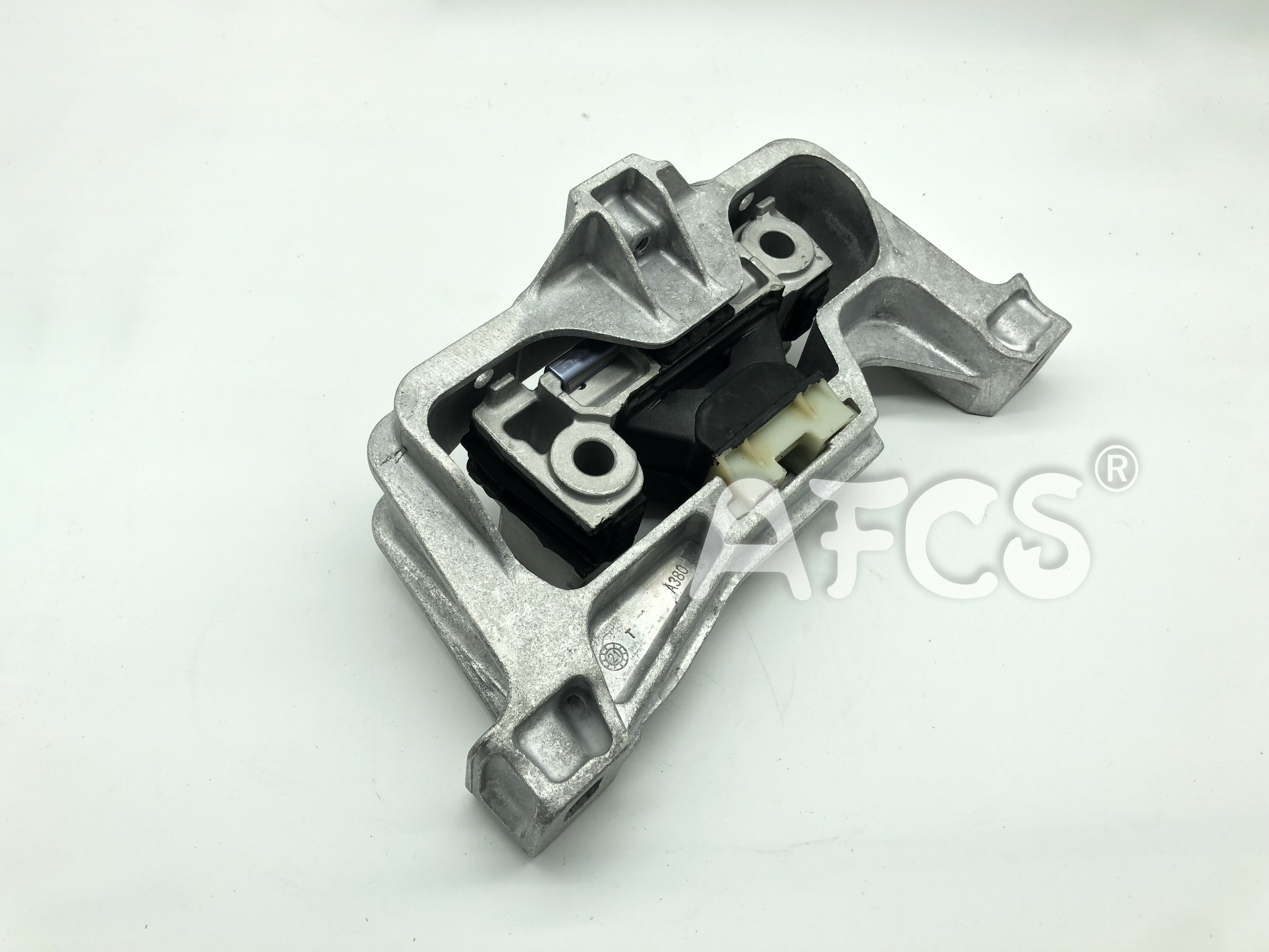 A2462402417 2462402417 Engine Mount For MERCEDES BENZ M CLASS CLA C117 W176