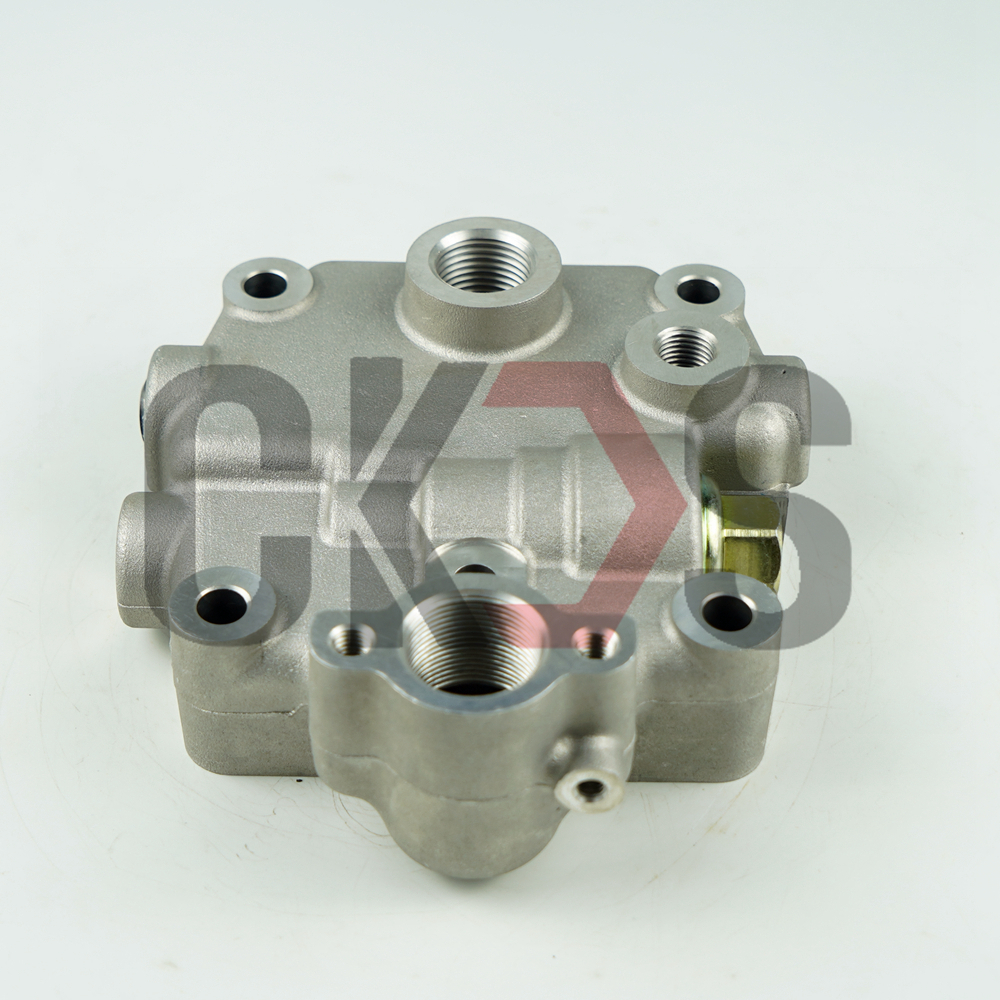 China Factory Direct Quality Air Brake Compressor Repair Kit Cylinder Head Upper for Isuzu 6WF1 Engine Compressor