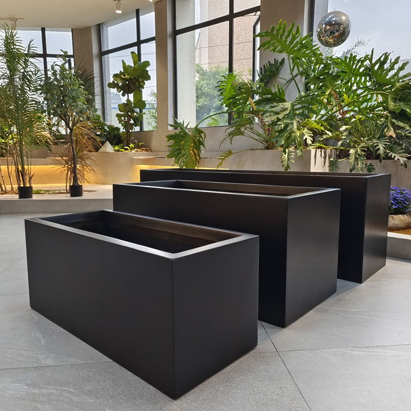 Matte Garden Fiberglass Flower Pots Black Color For Outside