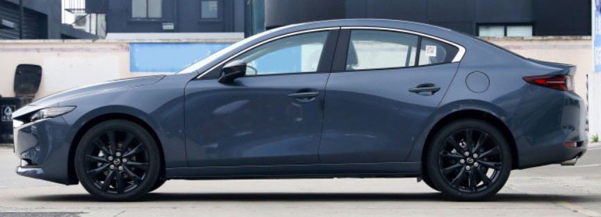 Mazda 3 Axela 2022 2.0L Auto Premium Obsidian 3 Compartment Car 4 Door 5 Seat