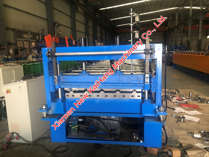 Roll forming machine, panel machine, Trimdeck 760, Roof panel, in buildings