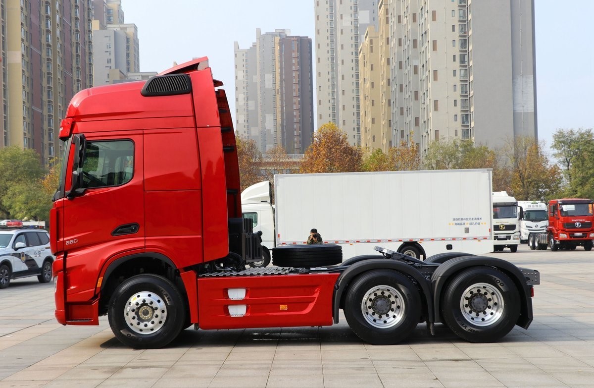 Hot Sale Shacman Truck Price X6000 New Trailer Head Truck Tractor Trucks
