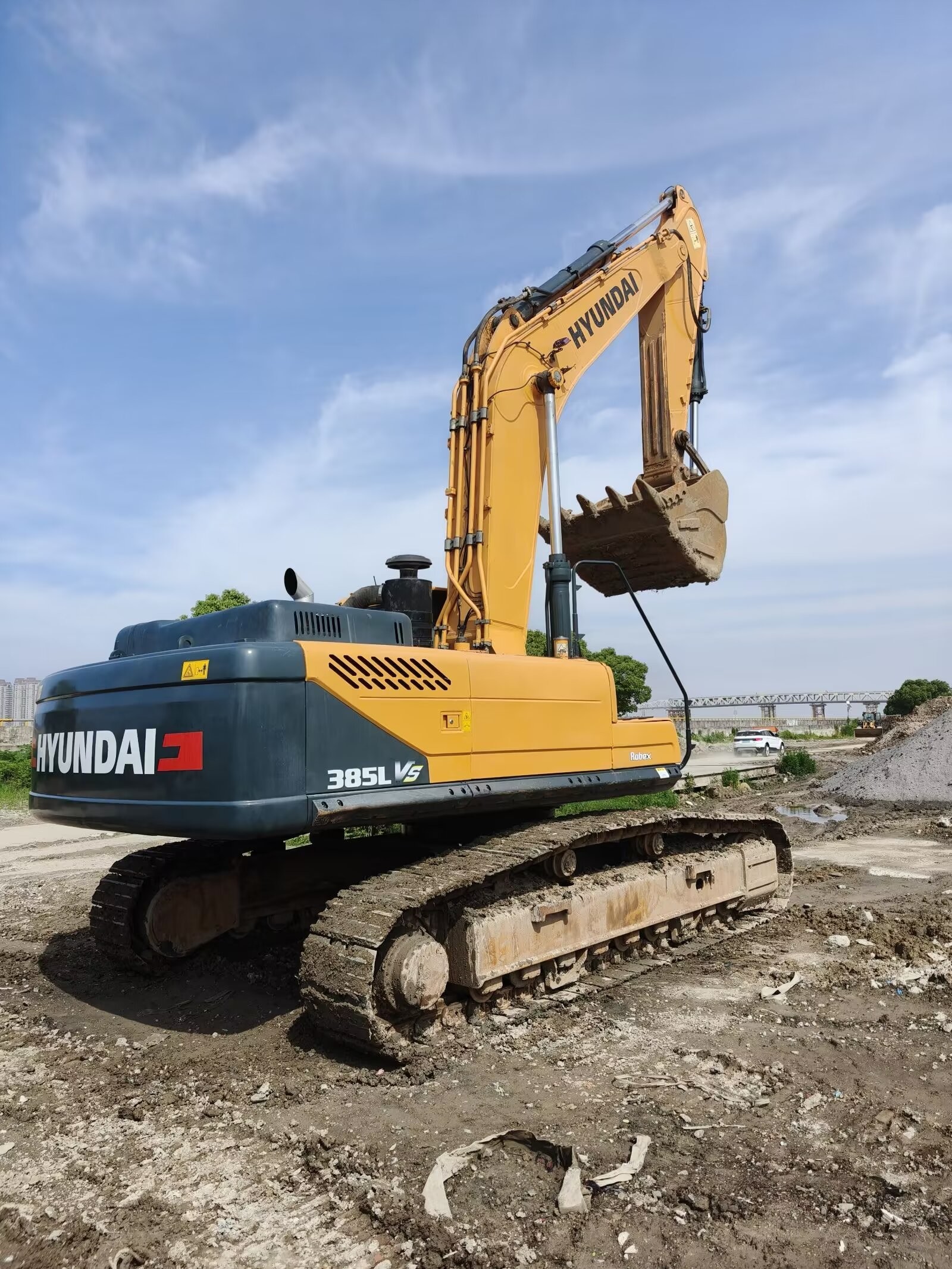 Second hand Hyundai 385L excavator from China