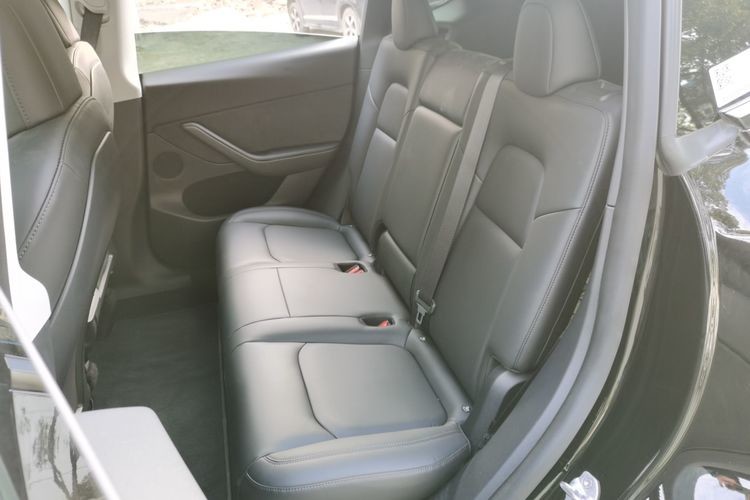 China Super Sport Car Electric Coupe Car Intelligent Luxury Sedan With Lithium