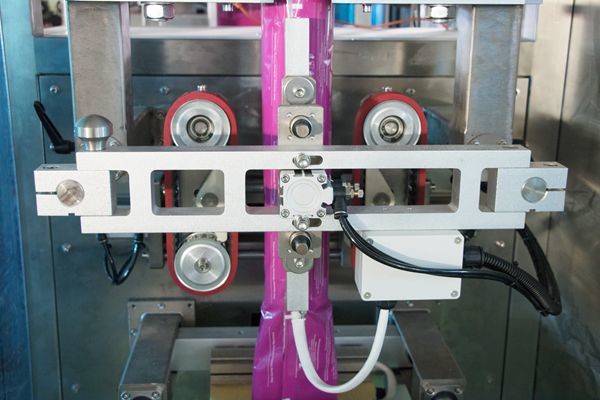 Automatic frozen food french fries plantain banana chips packing machine