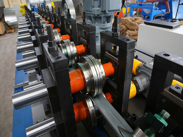 120m/min Thickness 0.6mm CU Purlin Machine With Manual Decoiler