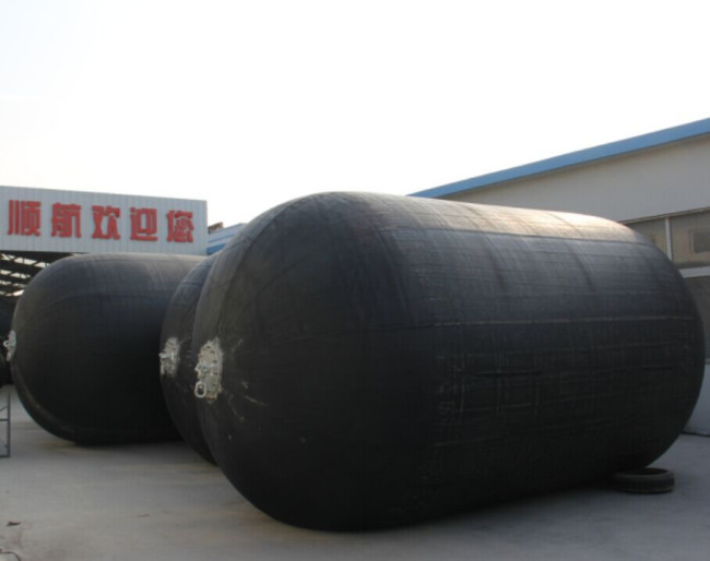 Pneumatic Ship Rubber Fender 2500mm X 5500mm Chain Tyre Net 0.05mpa
