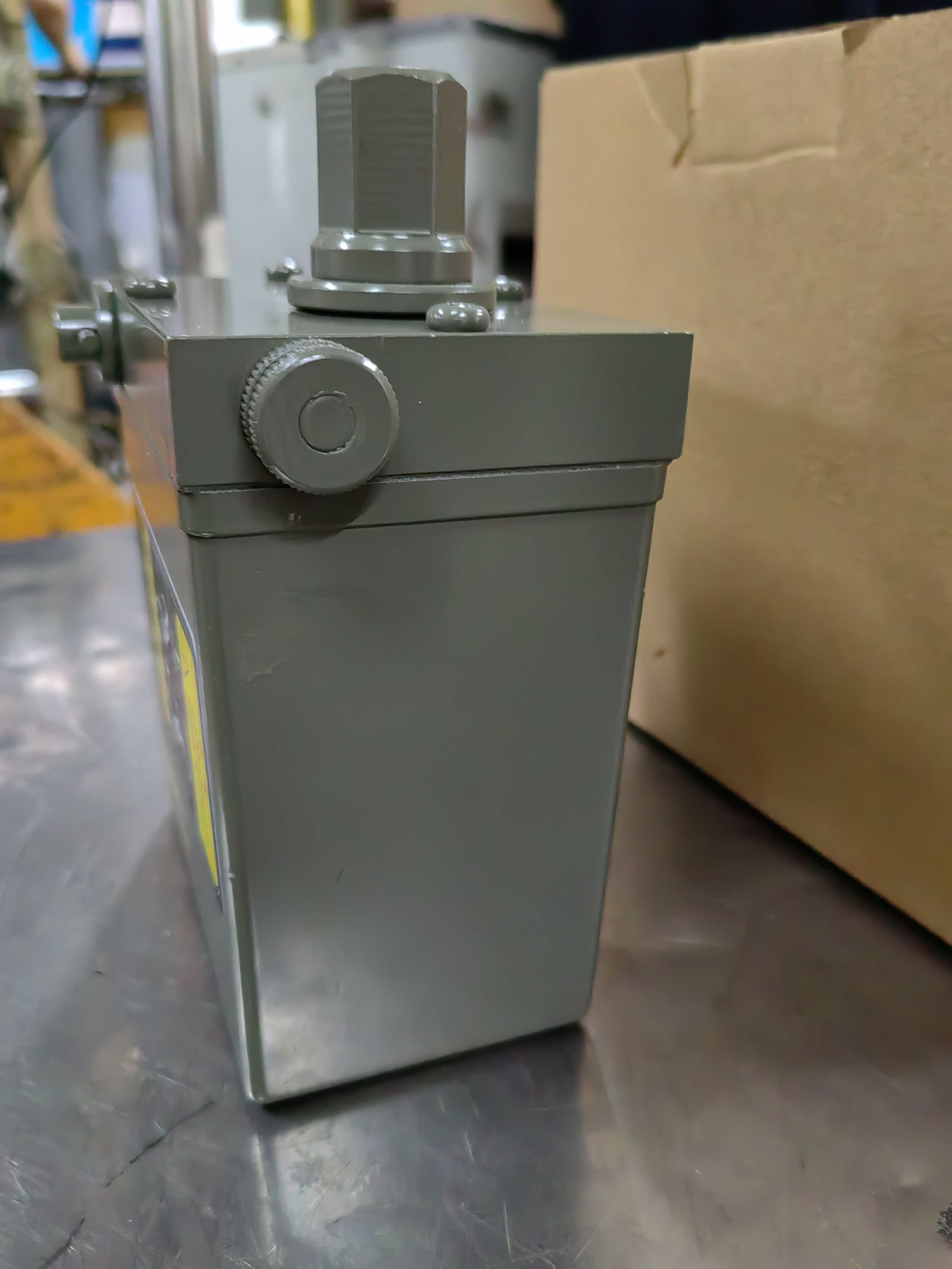 WG9925825002 Right Mounted Lifting Oil Pump Sinotruck HOWO A7 Spare Parts