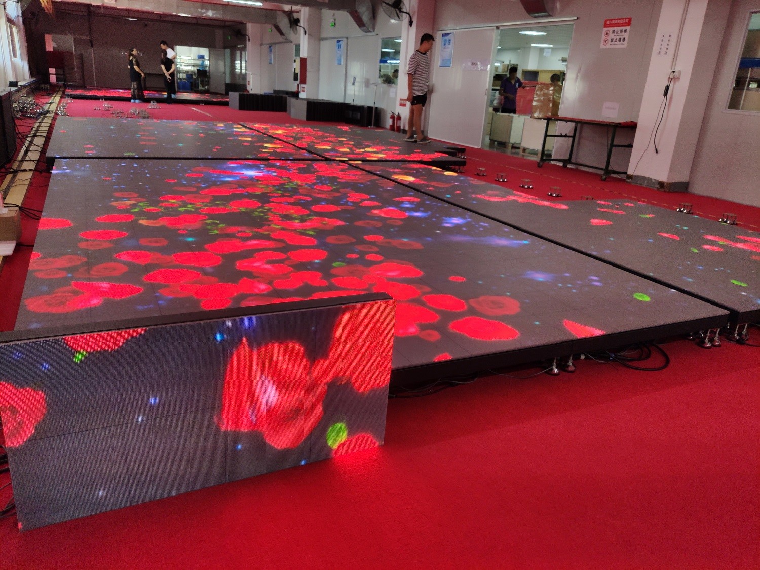 Waterproof RGB LED Dance Floor with Brightness Epistar Chip Glowing Lighting Effect and Customizable Labels