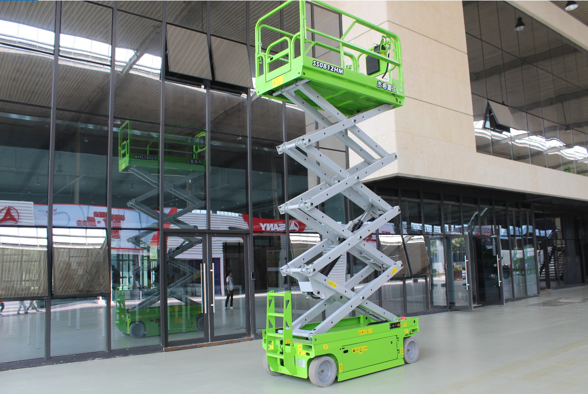 6m Hydraulic Elevated Lift Platform 8.1M Max Drive Speed For Build Cleanning