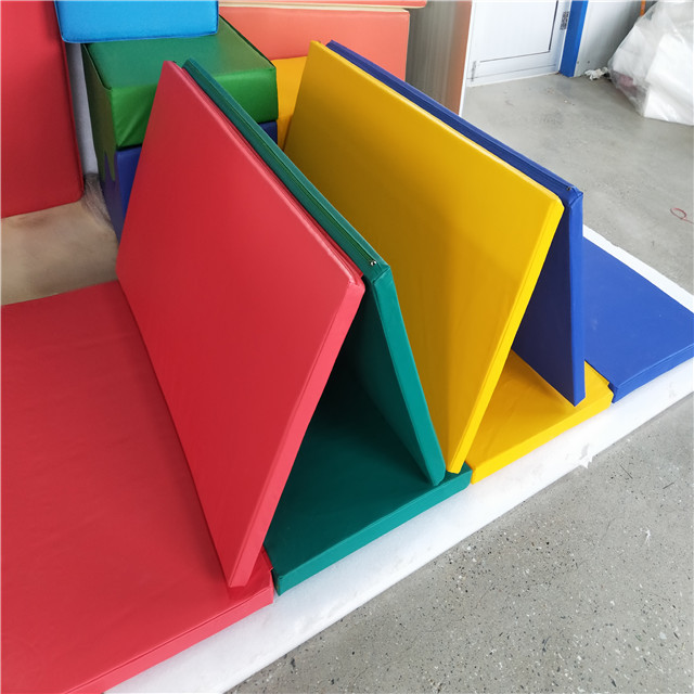 Customized Logo Availabled Gymnastic Exercise PVC Folding Mat for Fitness Interlock