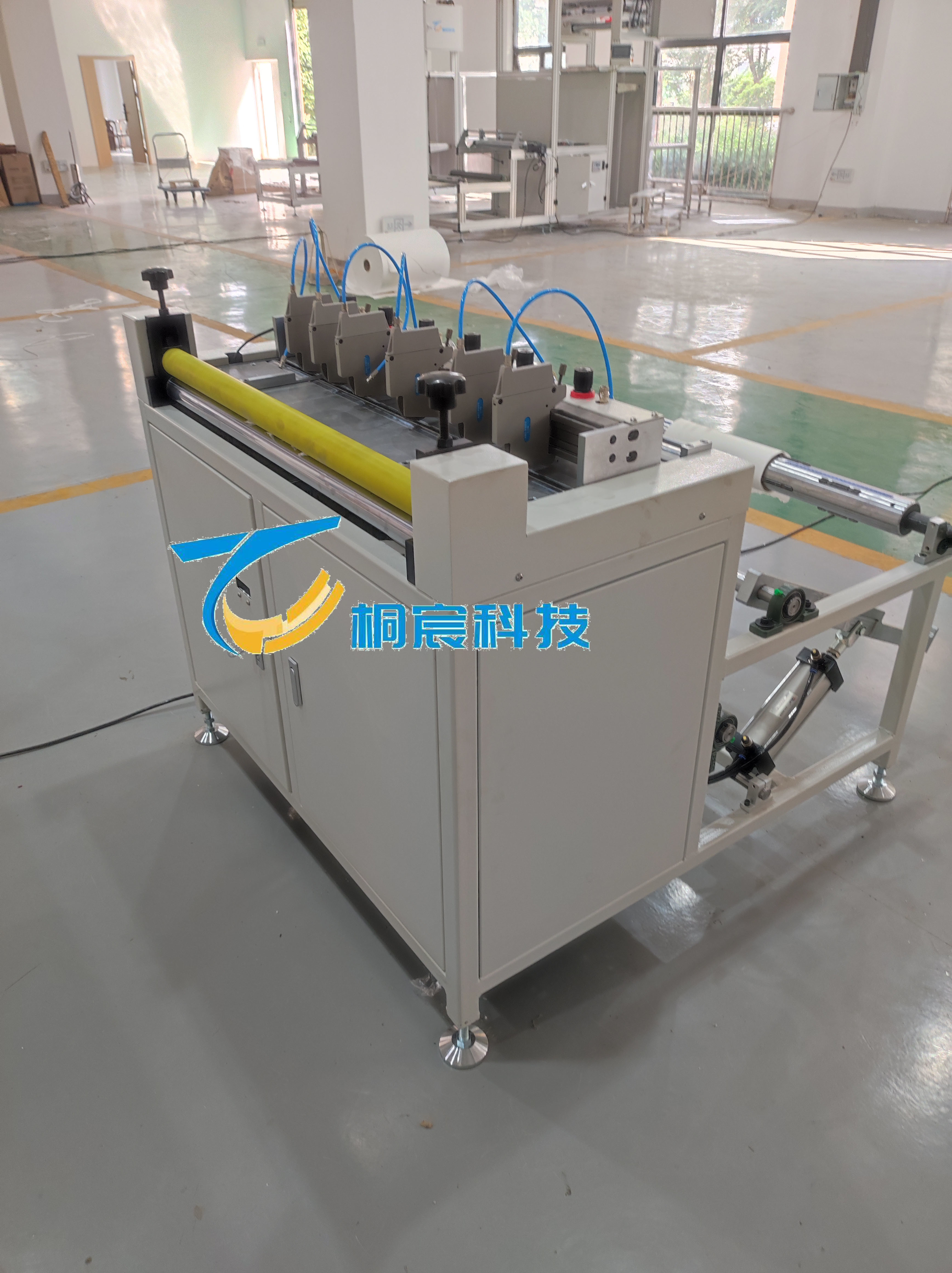 Filter Paper Slitting Equipment Multi Functional Paper Slitting Machine With An Automatic Unfolding Frame