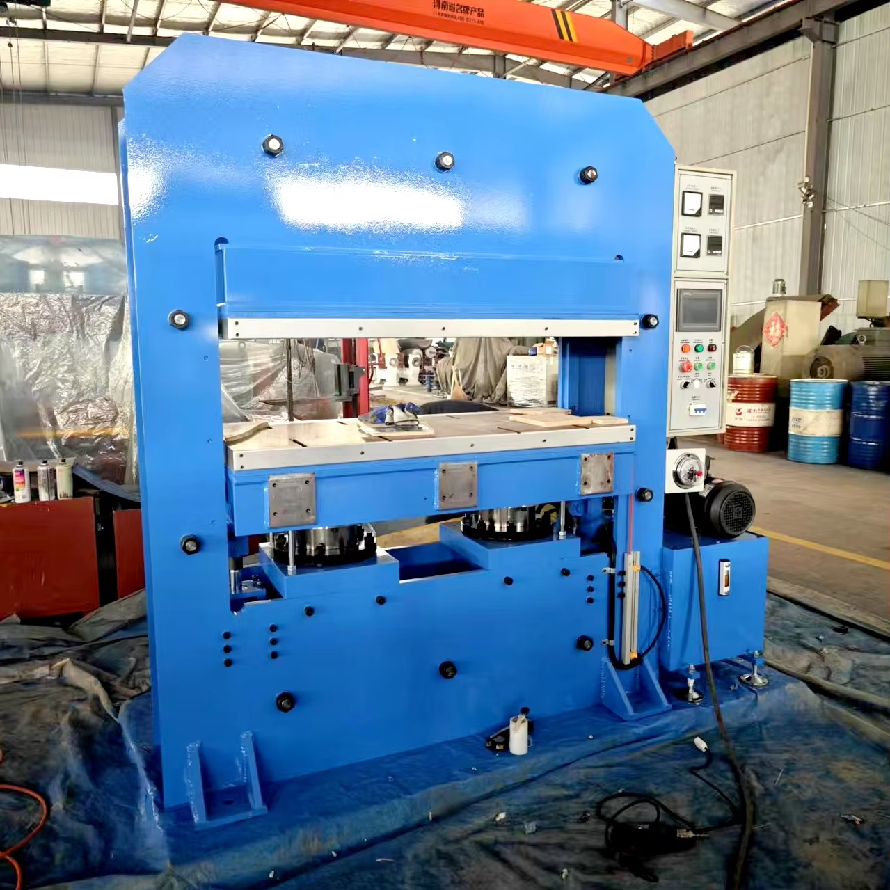 800mm Dayloigh Rubber Vulcanizer For Rubber Products Powered By 16.5KW Motor