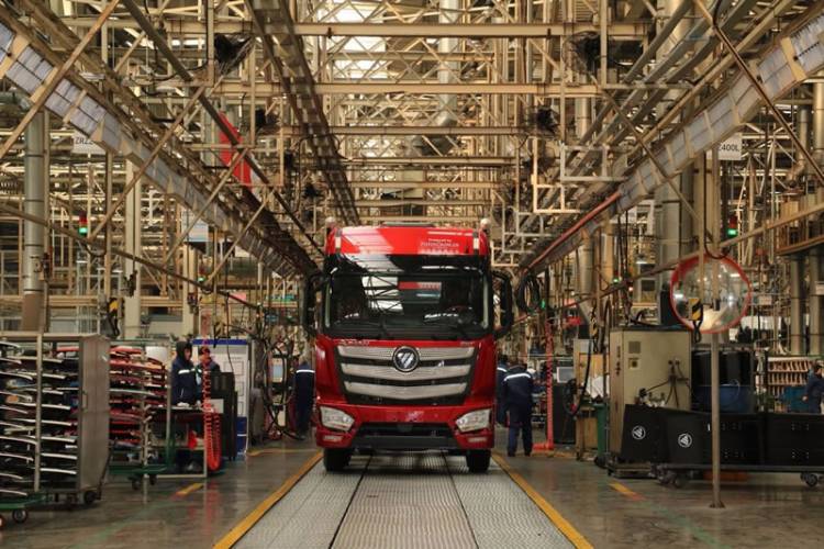 Large Heavy GVW 340hp-420hp Actros Tractor Trailer Head Truck Mercedes Benz 6x4 Truck Road Tractor for Your Requirements