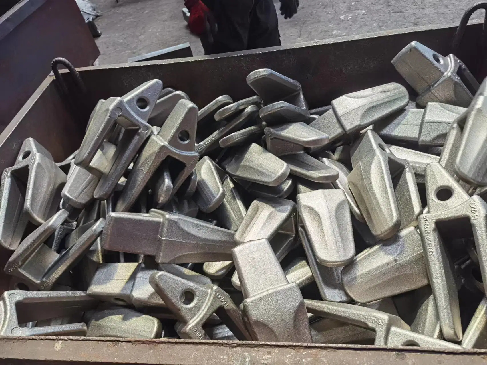 Excavator parts bucket tooth high strength stiff TEETH Removable Steel Tooth For Excavator