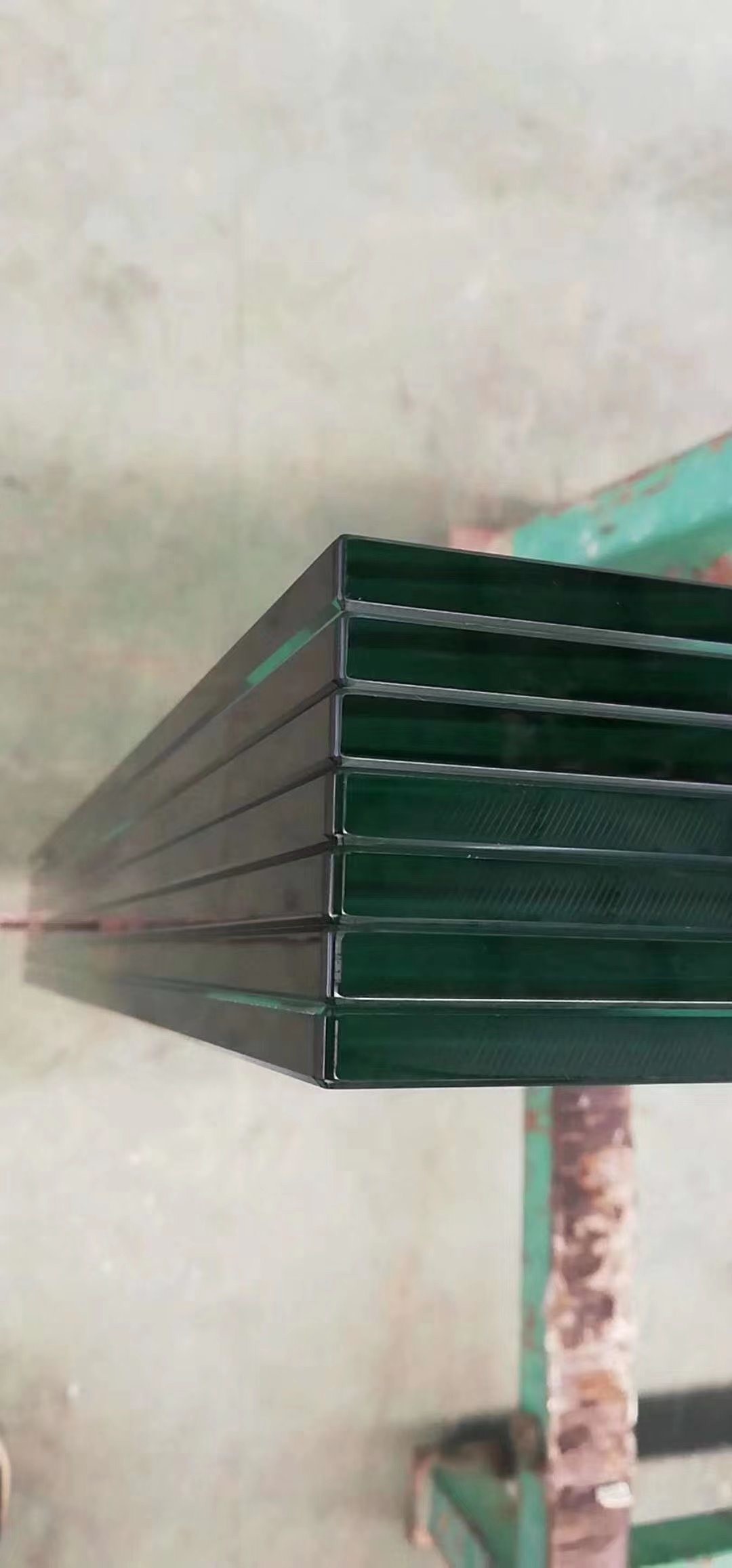 China Manufacturer Popular Premium Quality Tempered Extra Clear Laminated Glass