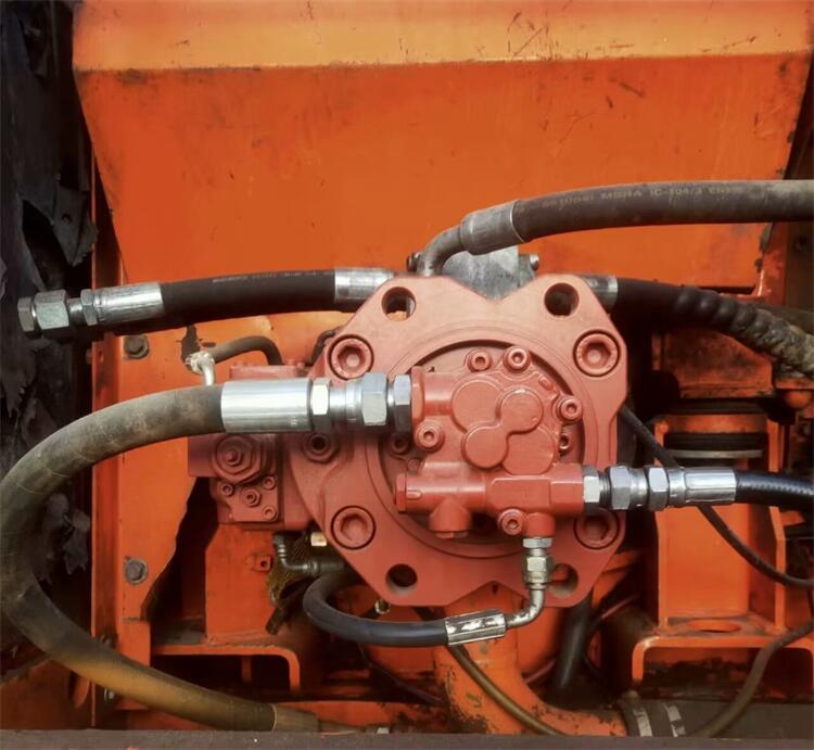 Original DOOSAN DH225 Crawler Excavator with 1m3 Bucket Capacity and 108KW Power