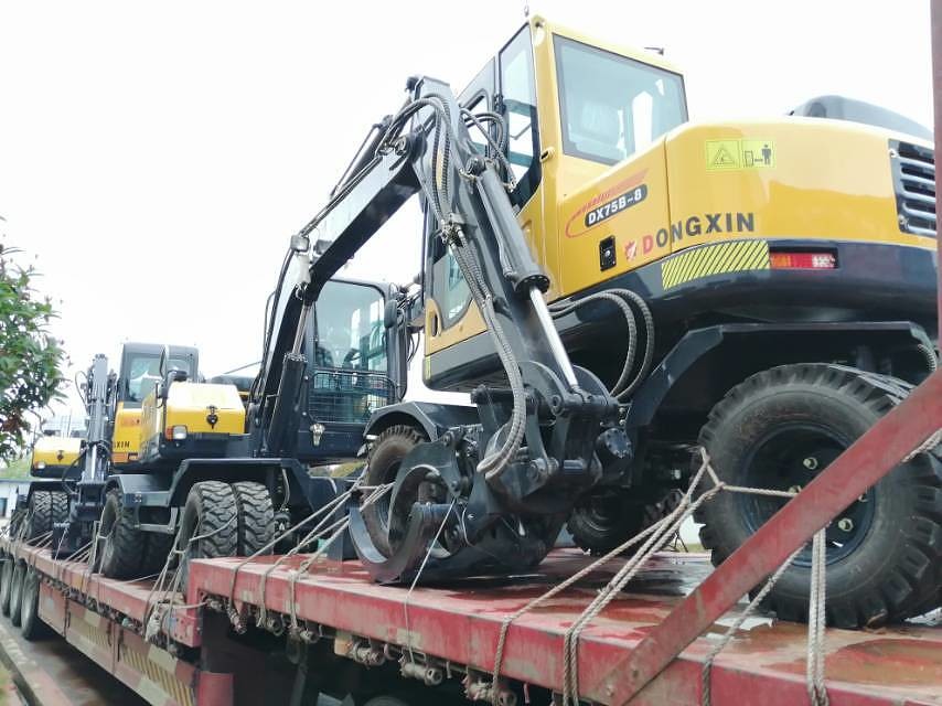 Xinyuan XY75W Used Excavator Equipment , 7T Used Wheeled Excavator