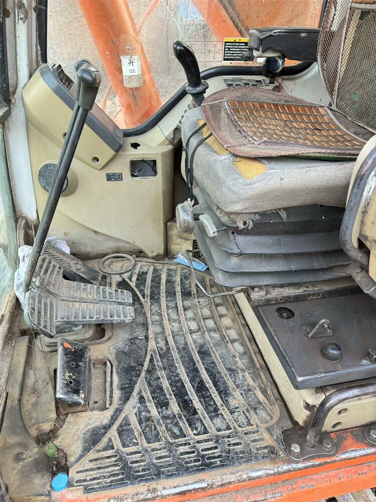 Original DOOSAN DH225 Crawler Excavator with 1m3 Bucket Capacity and 108KW Power