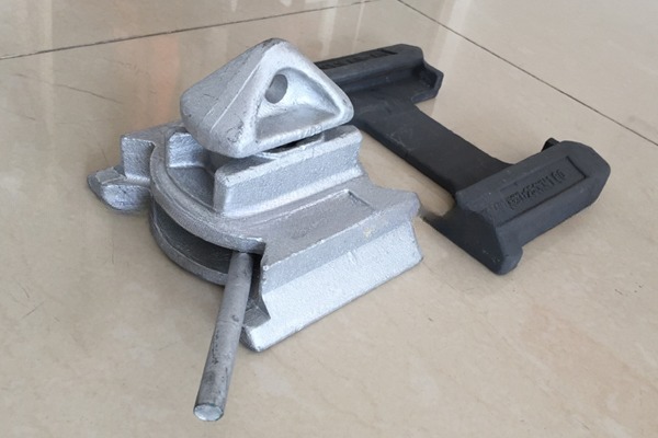 ISO Standard Container Lashing Equipment Dovetail Twist Lock Foundation Standard Size and 7.5/10.50/15.5kgs Capacity