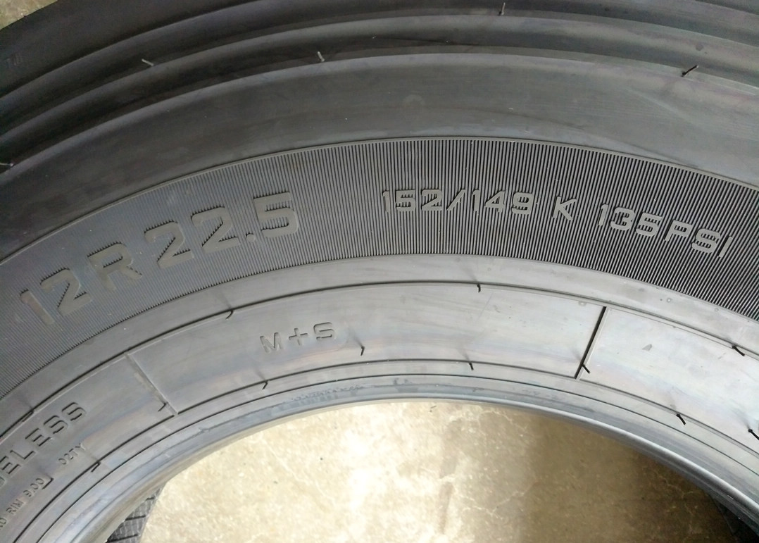 12R22.5 Highway Truck Steering Axle Tires 18PR Ply Better Grip Performance