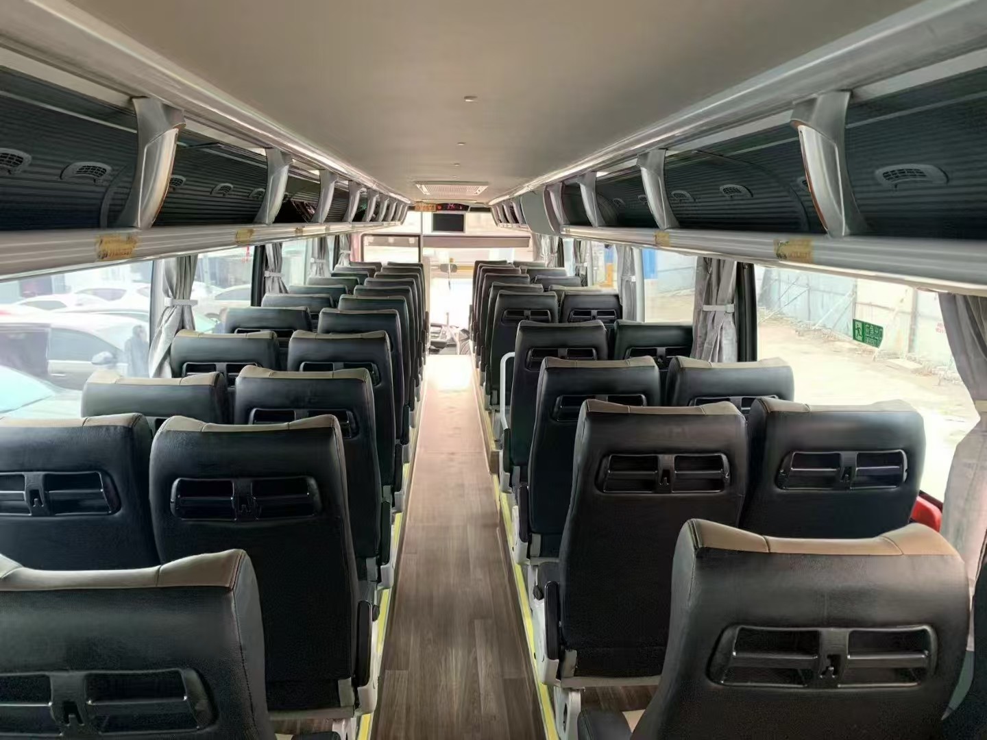 Coach Bus Second Hand Higer KLQ6132 Weichai 375hp Doubel Diff Bus 56 Seats Double Rear Alxe Lux Transport