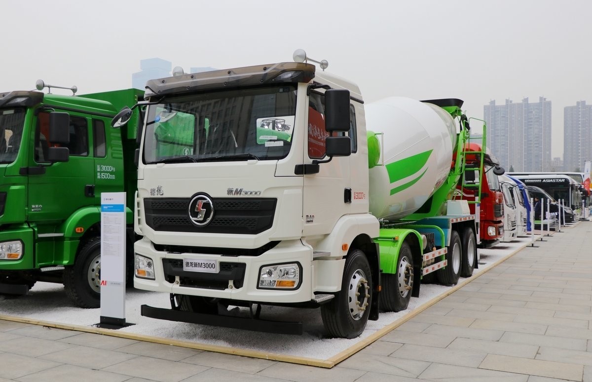 Shacman Chassis Concrete Mixer Truck 6*4 Construction Industry 10 Wheels Cement Mixing Truck 12 Cbm