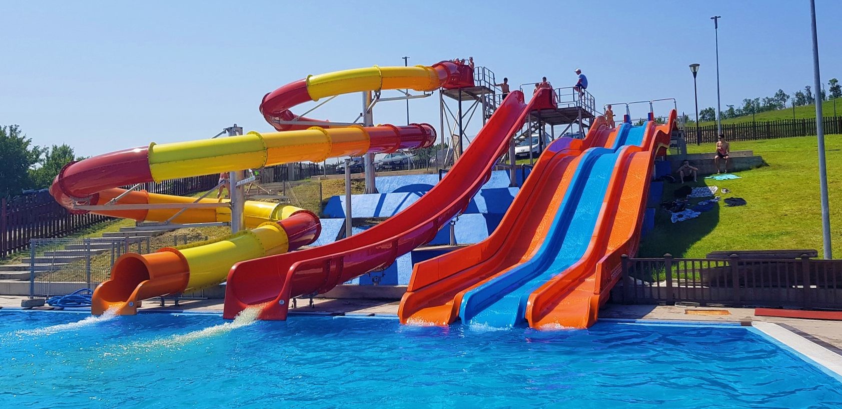 Outdoor Water Amusement Park Playground Equipment Custom Games Slides For Kids
