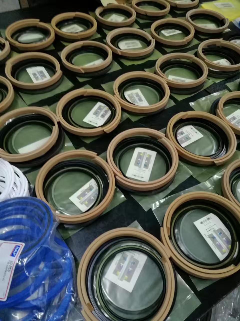 Rubber Excavator Slewing Bearing Seal Blue Color Starzebra Brand ODM