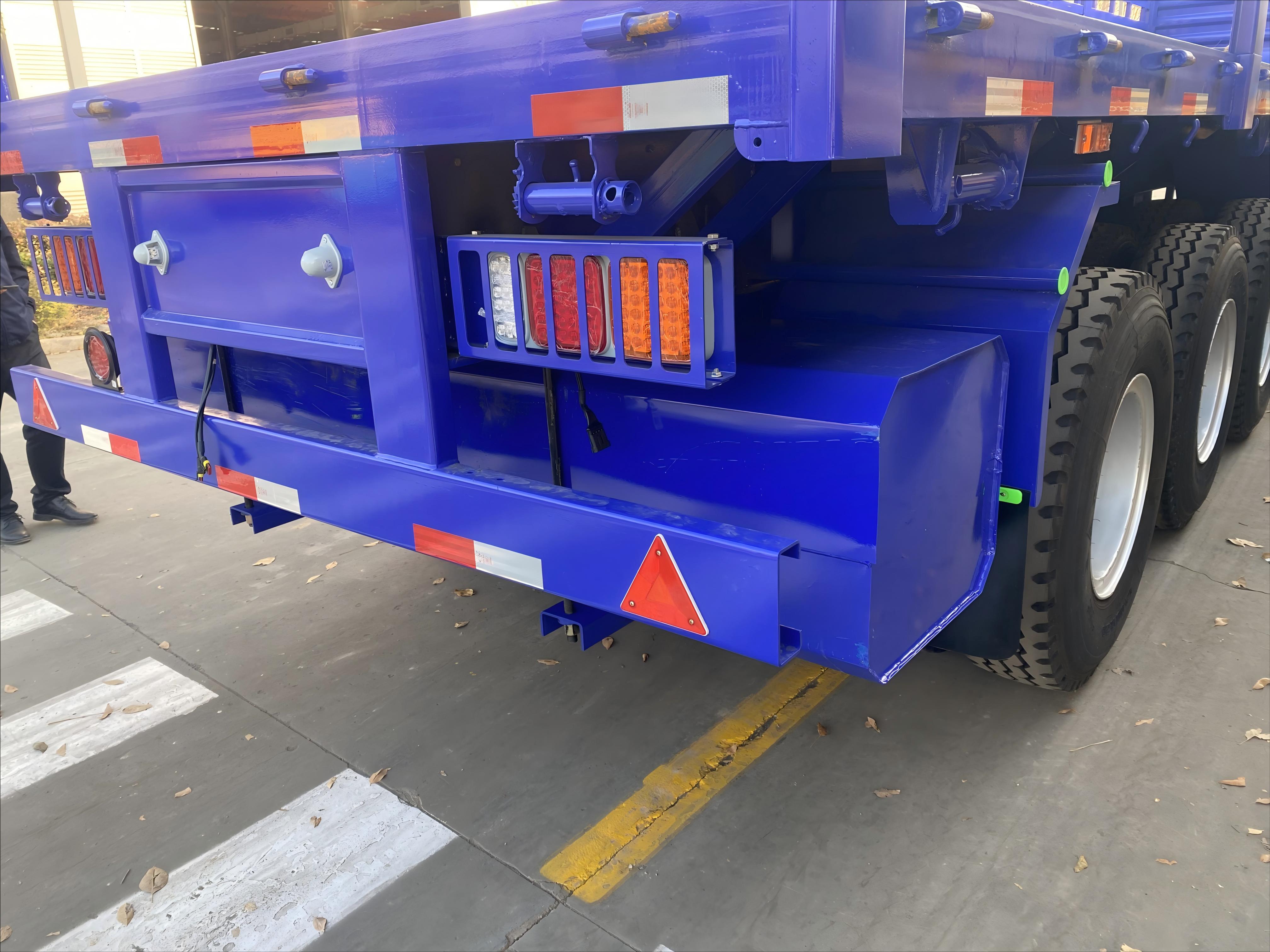 CIMC China manufacturer of 3-axis direct sales high-quality price discount Flatbed semi trailer