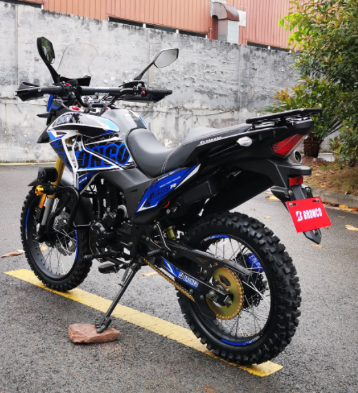 250CC 300CC Off Road Dirt Bike Motorcycle 105Kmph Top Speed 8 Colours