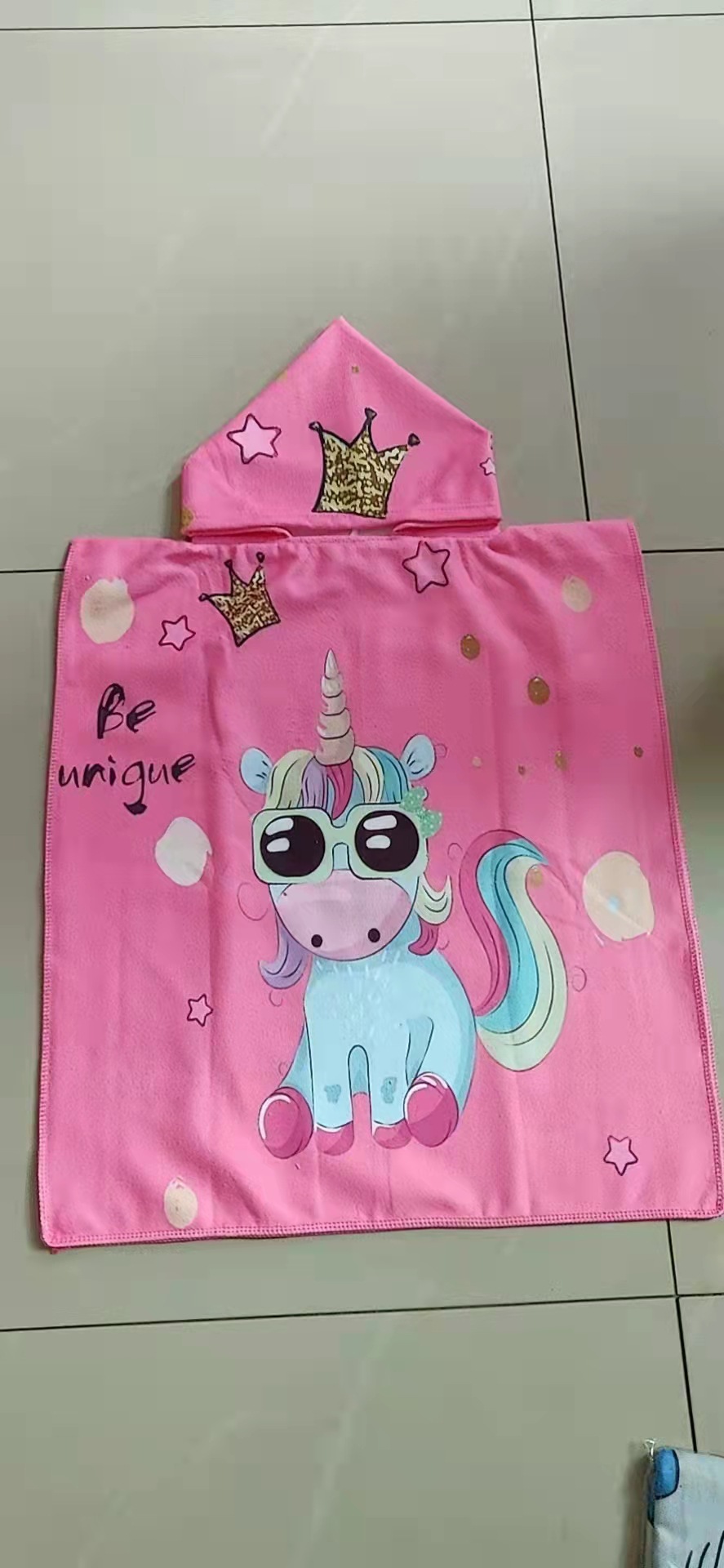 Design Home Microfiber Kids Hooded Cape Bathrobe Cartoon Printing Wearable Bath Towel Spot