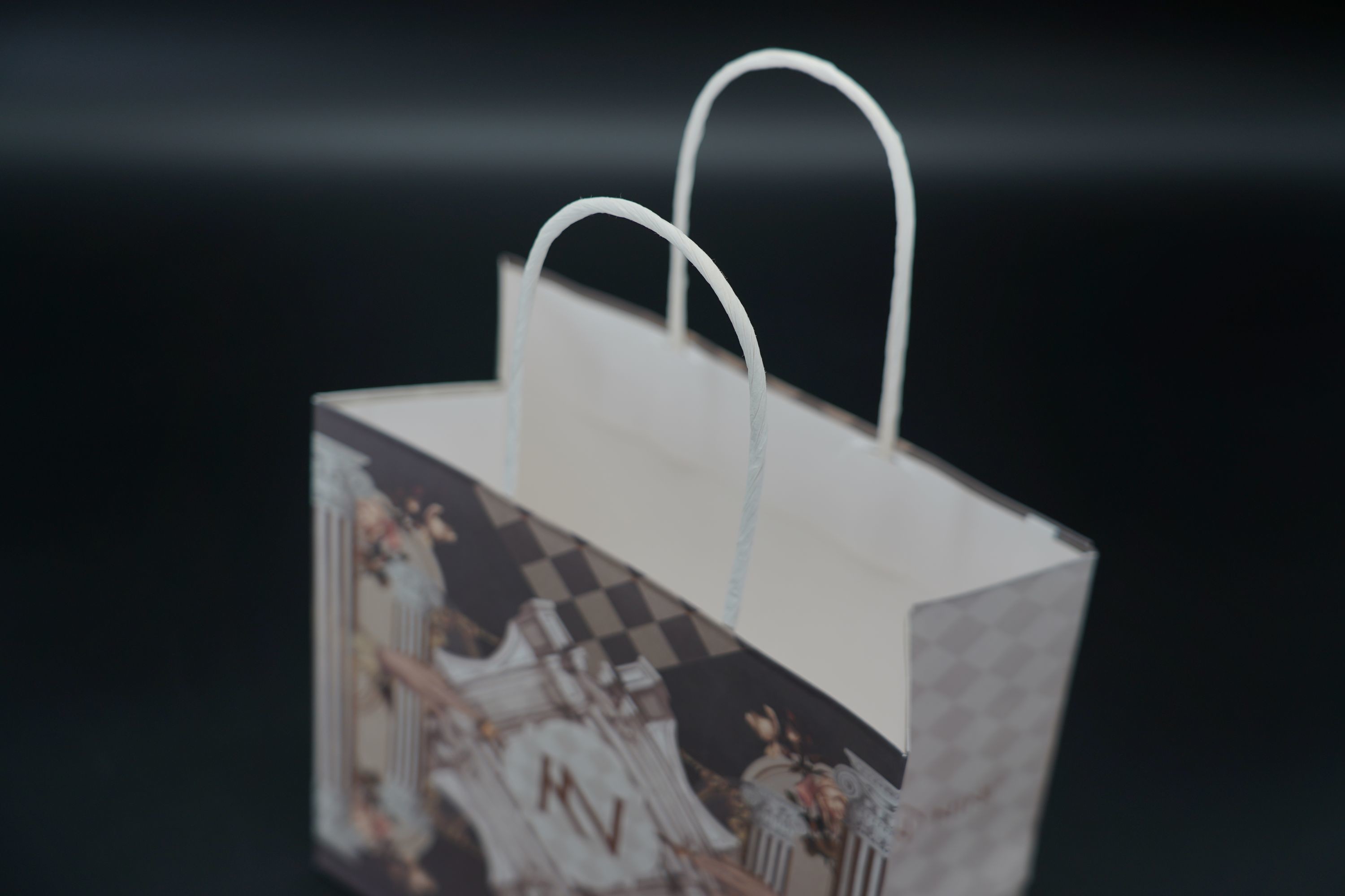 Renewable Eco Paper Bags Wide Bottom Oversize Kraft Shopping Bags